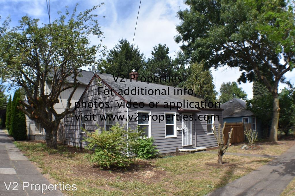 8807 SE Alder St, Portland, OR 97216