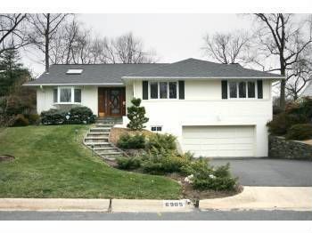 6905 Marbury Rd, Bethesda, MD 20817