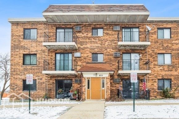 970 N Rohlwing Rd #201A, Addison, IL 60101