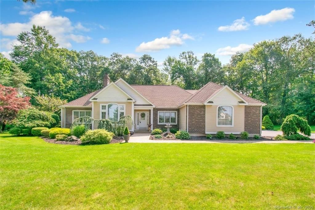 37 Saint Monica Dr, Northford, CT 06472
