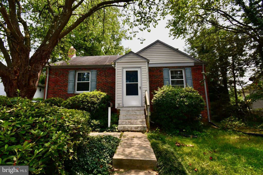 11705 Leona St, Silver Spring, MD 20902