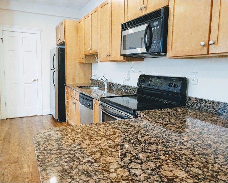 19 3rd St #2, Cambridge, MA 02141