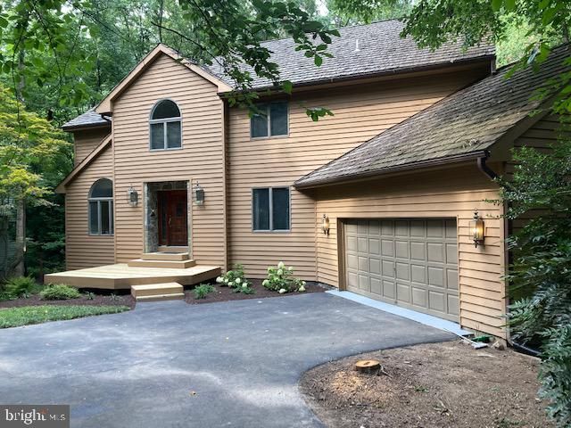 11579 Lake Newport Rd, Reston, VA 20194