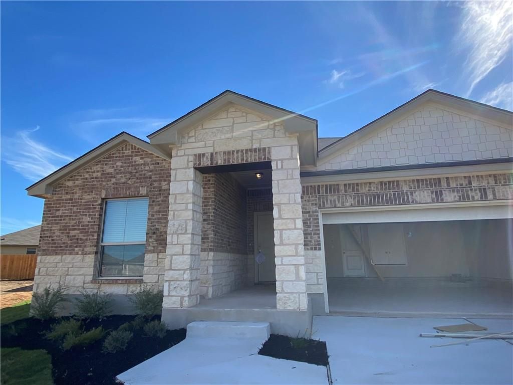 121 Marcel Ct, Taylor, TX 76574