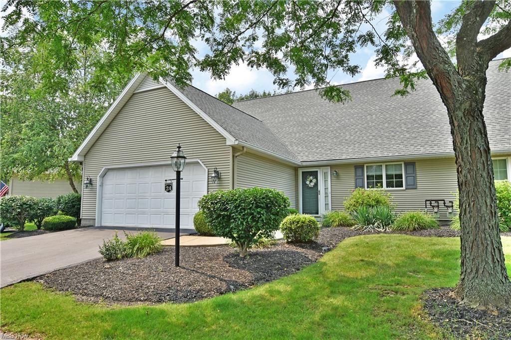 24 Greystone A, Poland, OH 44514 MLS 4299054 Trulia