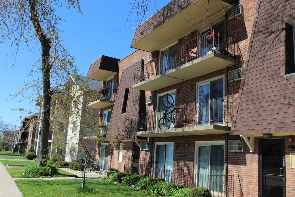 10618 Central Ave #3N, Oak Lawn, IL 60415