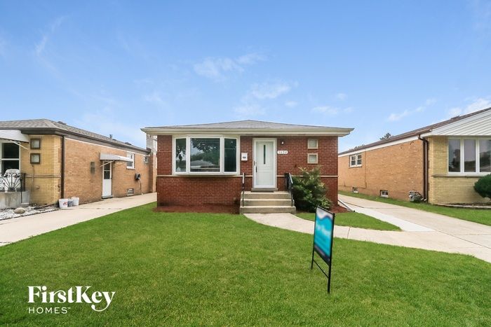 3654 Sarah St, Franklin Park, IL 60131