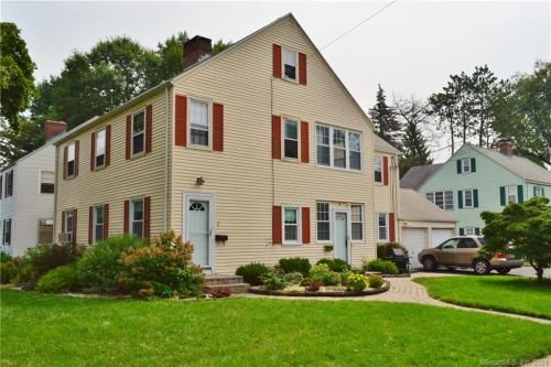4 Newport Ave #1, West Hartford, CT 06107