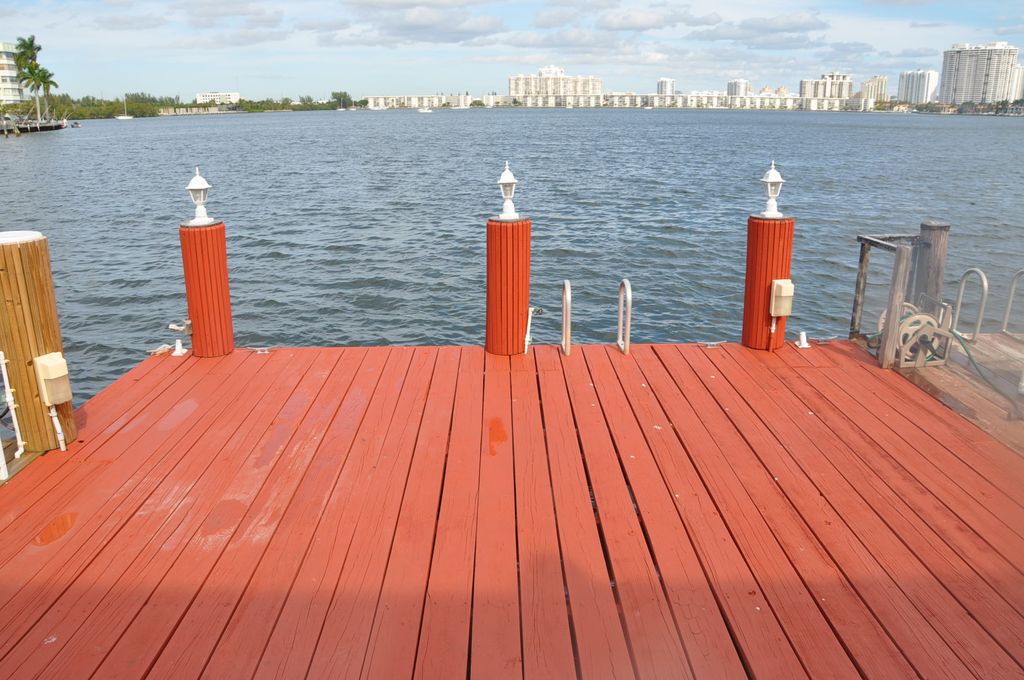 2765 NE 165th Ter #26, North Miami Beach, FL 33160