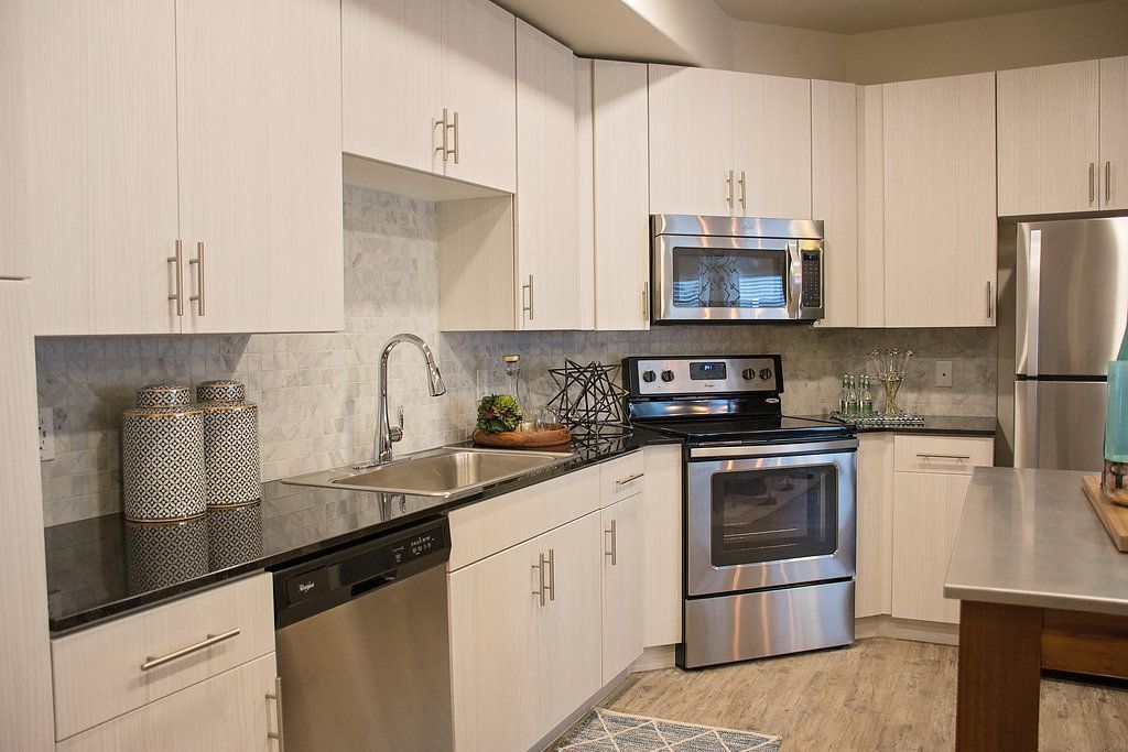 903 E Cobblegate Dr, Sandy, UT 84094