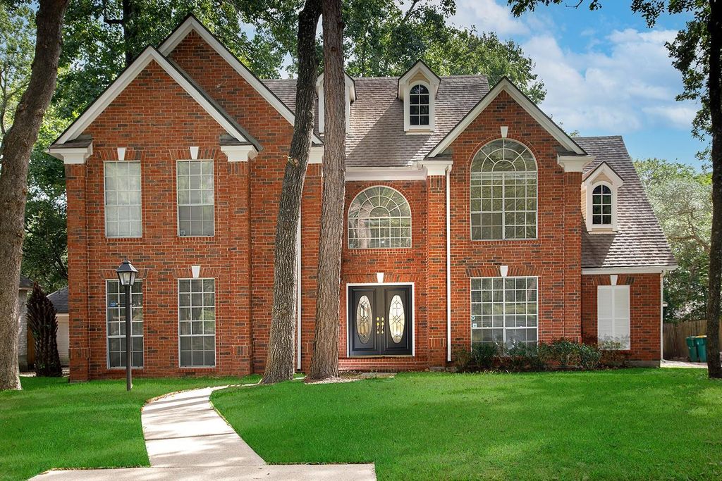 18 Spotted Deer Dr, Spring, TX 77381