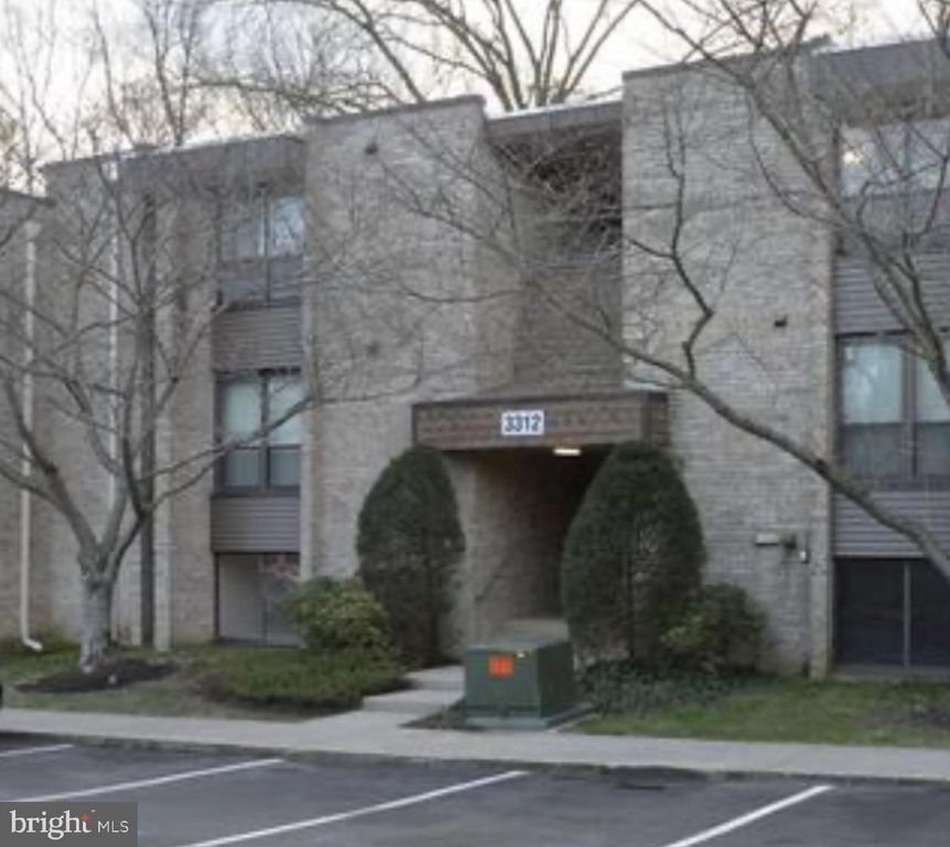 3312 Huntley Square Dr #T-1, Temple Hills, MD 20748