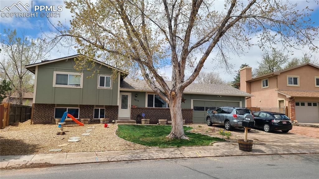 1015 Vondelpark Dr, Colorado Springs, CO 80907