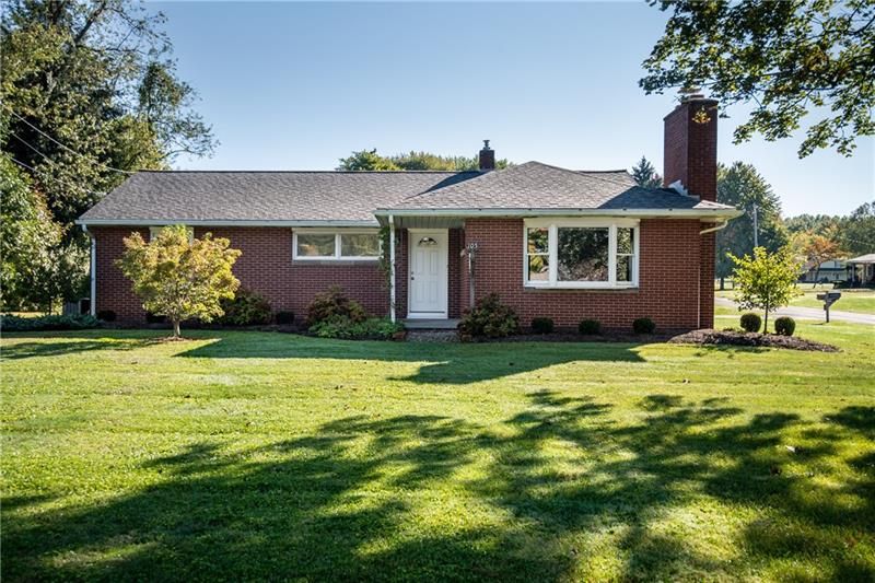 105 Easton Rd, Hermitage, PA 16148