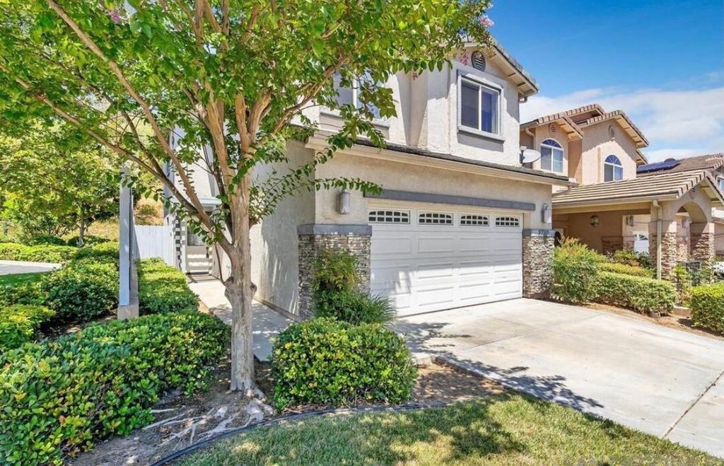 8740 Glen Vista Way, Santee, CA 92071