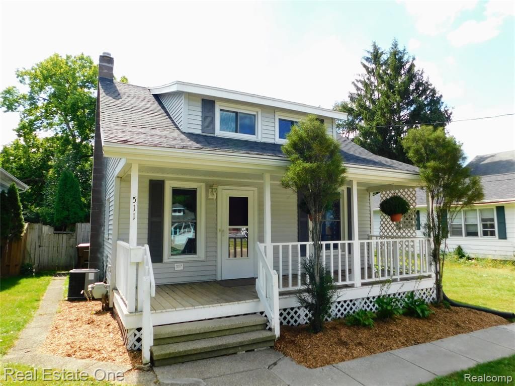 511 Smith Ave, Lansing, MI 48910