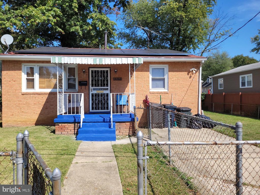4332 Vine St, Capitol Heights, MD 20743