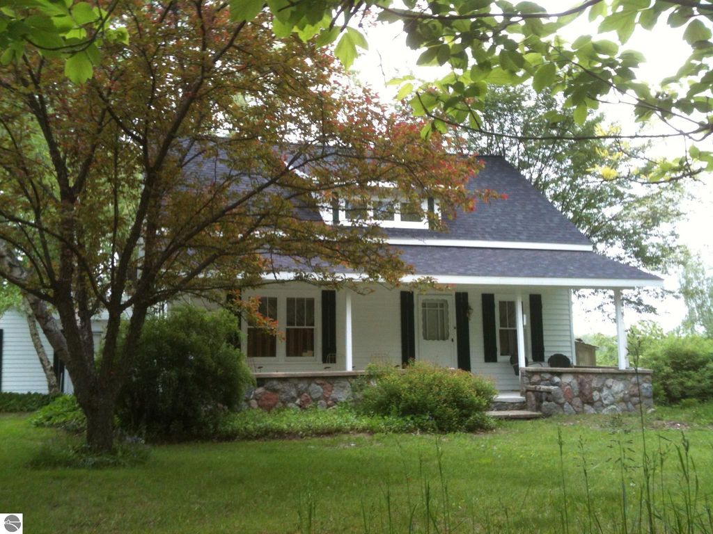 229 S Eckhardt Rd, Bellaire, MI 49615 Trulia