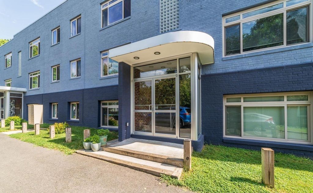12 Sunset Dr #5B, Alexandria, VA 22301