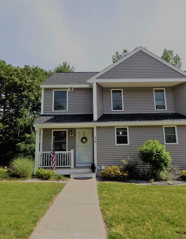 218 Bayberry Hill Ln, Leominster, MA 01453