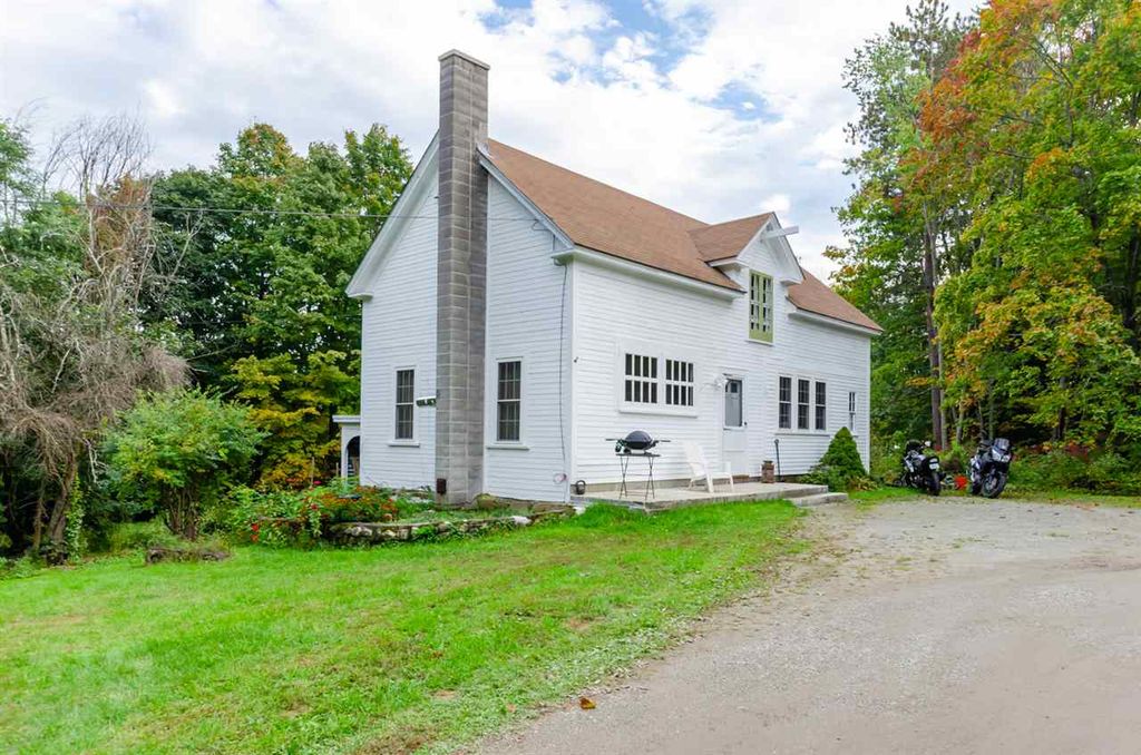 11 Old Amherst Rd, Mont Vernon, NH 6 Bed, 5 Bath MultiFamily Home