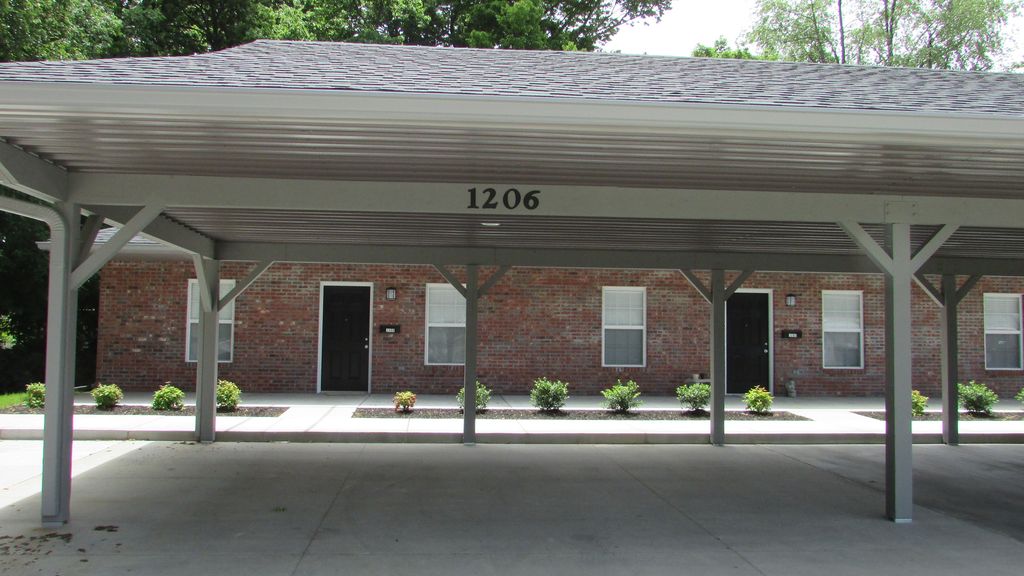 1300 N Green St, Henderson, KY 42420