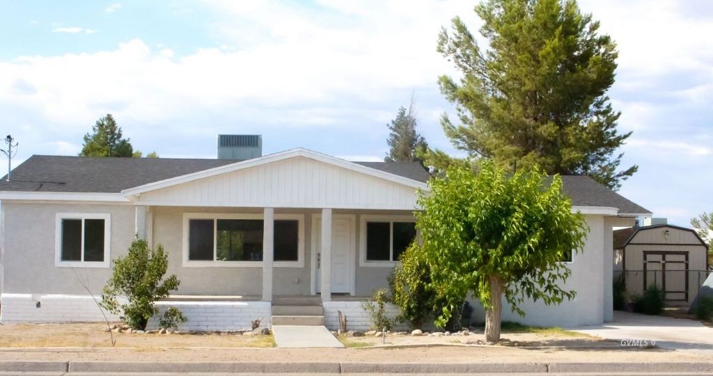 510 W 3rd St, Thatcher, AZ 85546