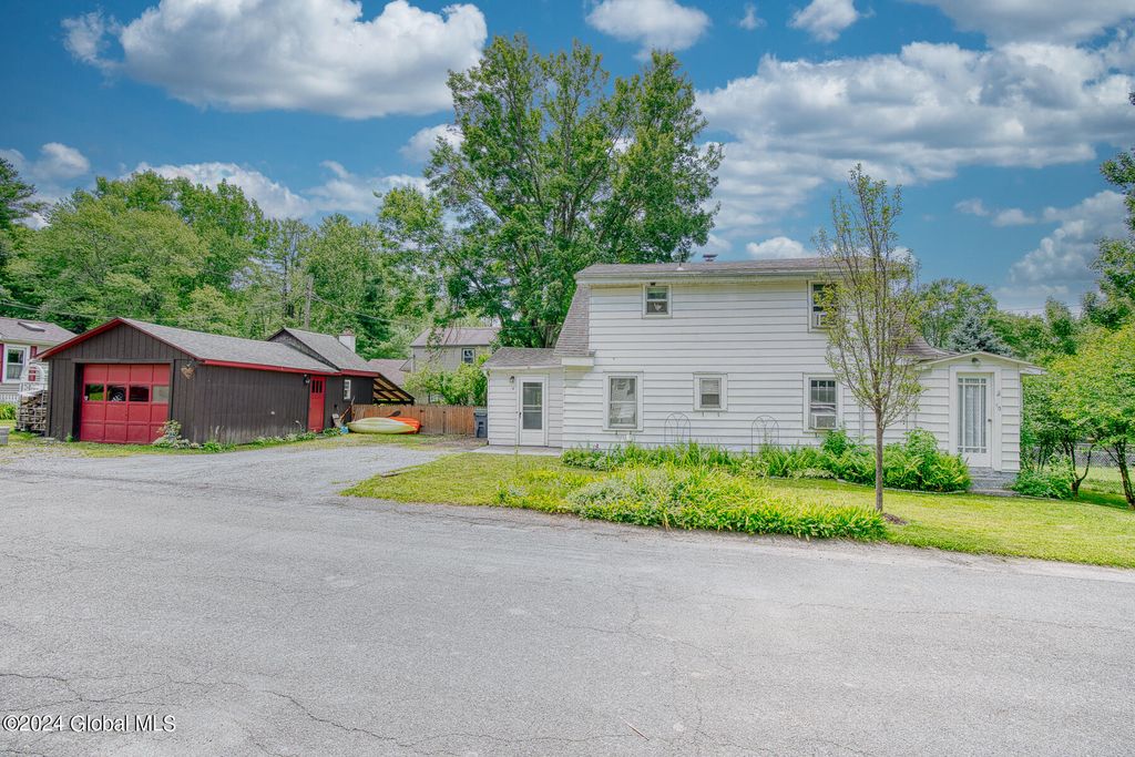 10 Avenue B East, Wynantskill, NY 12198 MLS 202420743 Trulia