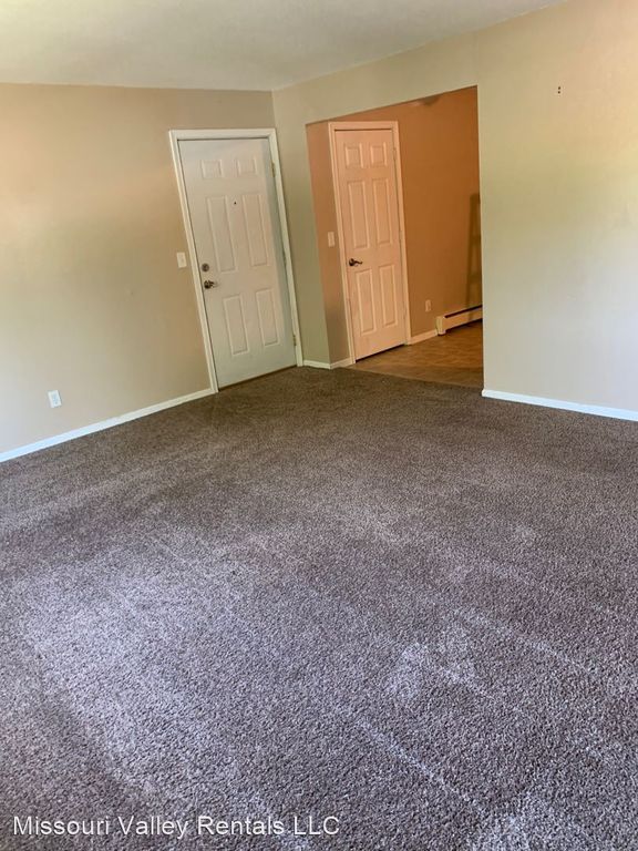 3211 E Rosser Ave #3, Bismarck, ND 58501