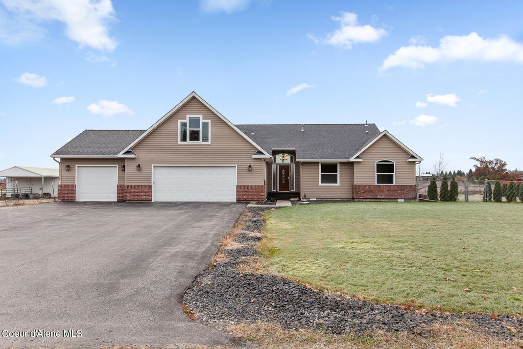 13834 W Hoyt Rd, Rathdrum, ID 83858 See Est. Value, Schools & More