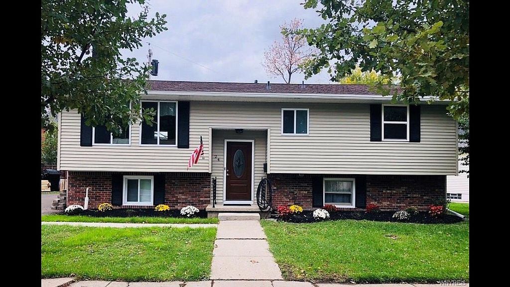 24 Heath Ter, Buffalo, NY 14223