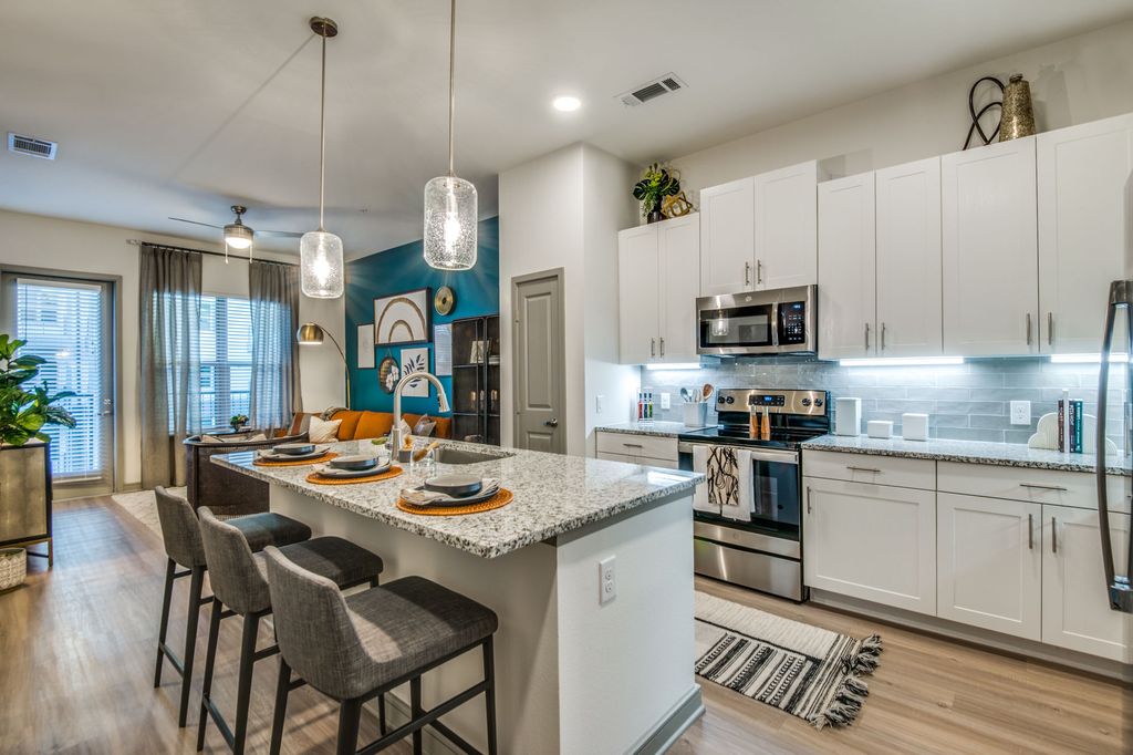 14175 Dallas Pkwy, Dallas, TX 75254