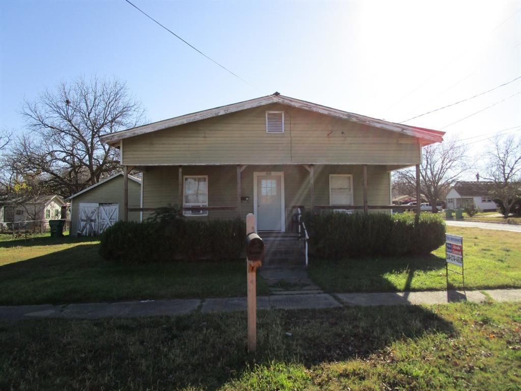 408 W Moss St, Eastland, TX 76448