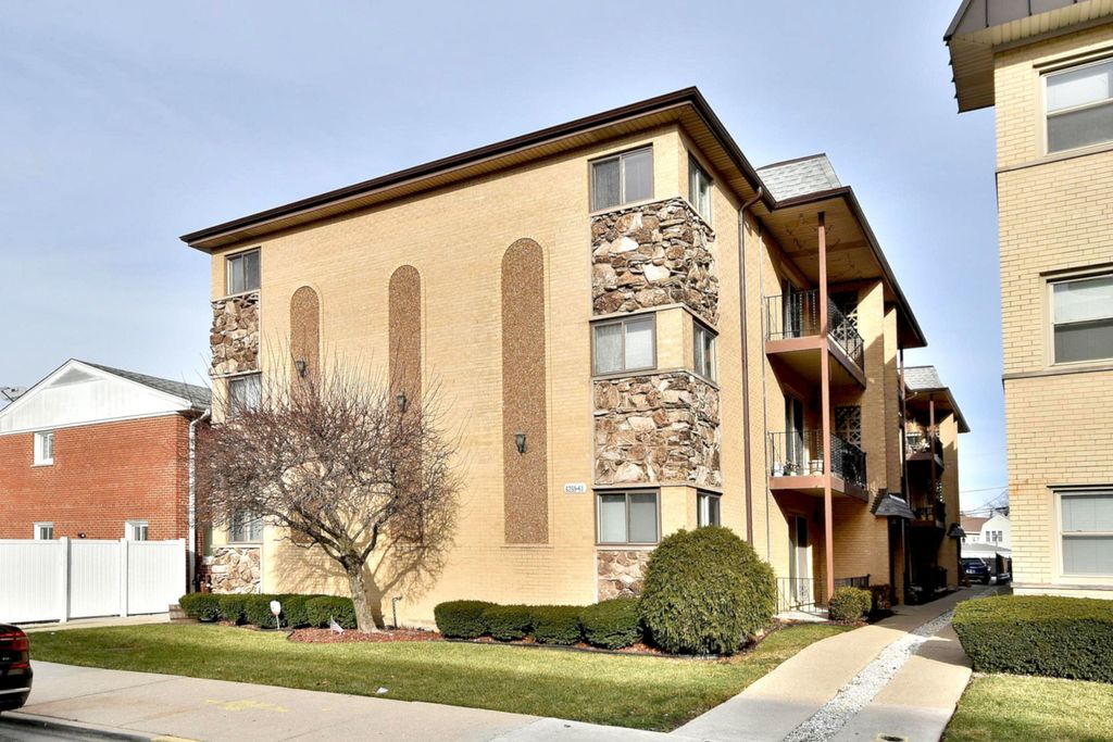 6259 N Northwest Hwy #3A, Chicago, IL 60631