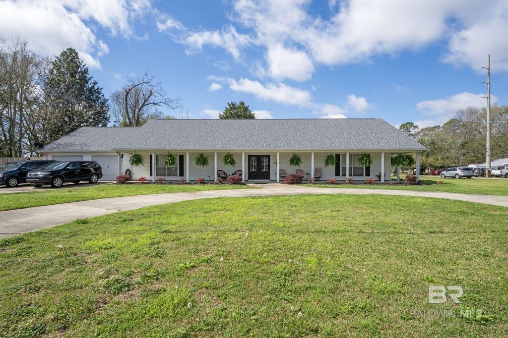 209 Armstrong Ave, Bay Minette, AL 36507