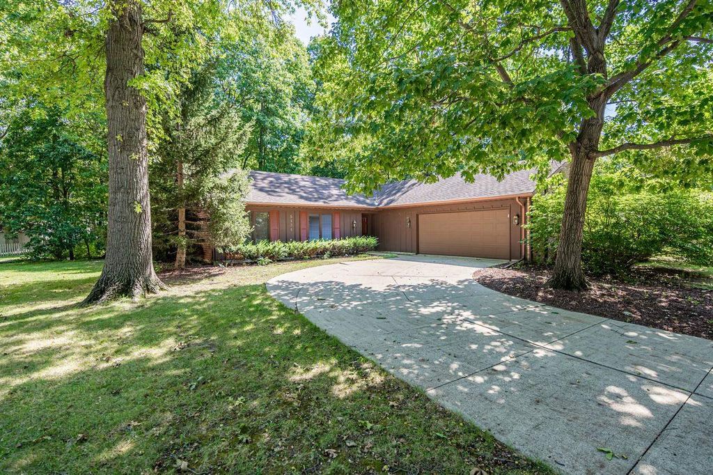 5134 W Arlington Park Blvd, Fort Wayne, IN 46835