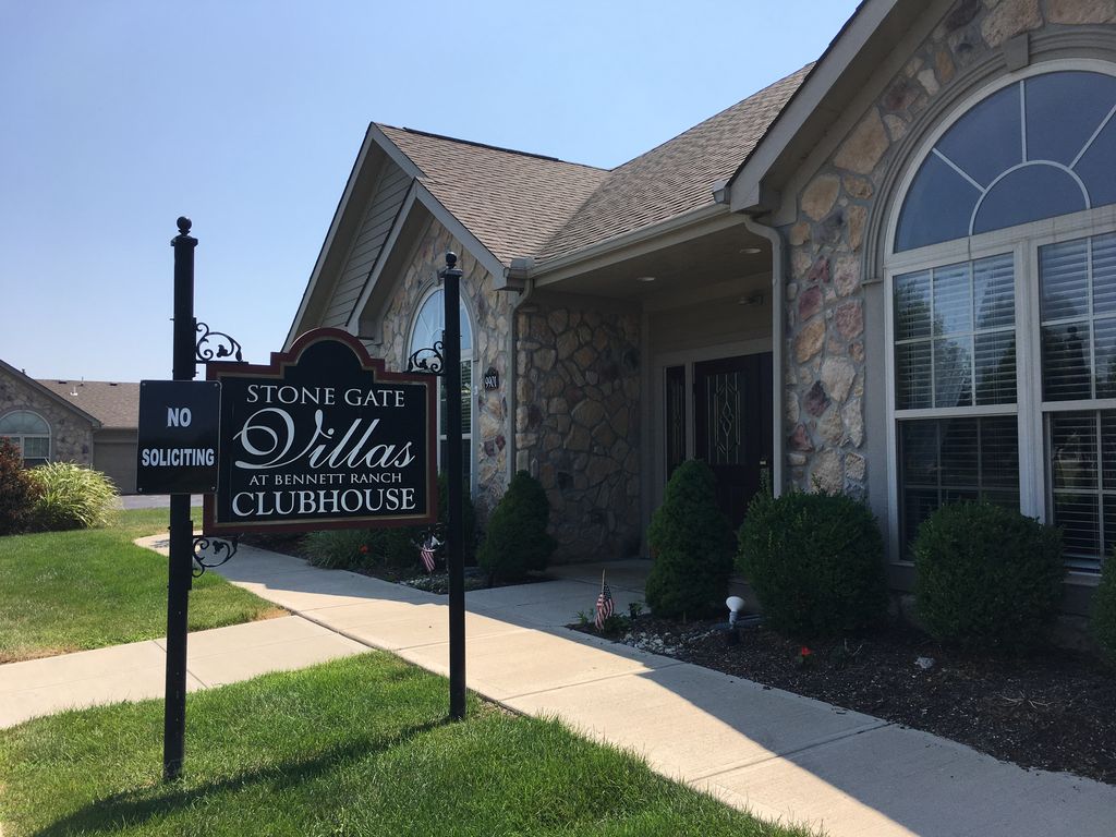 9853 Connor Lake Cir, Perrysburg, OH 3 Bed, 3 Bath Condo 55 Photos