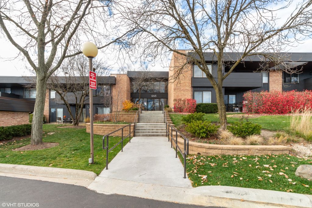 1265 N Sterling Ave #213, Palatine, IL 60067