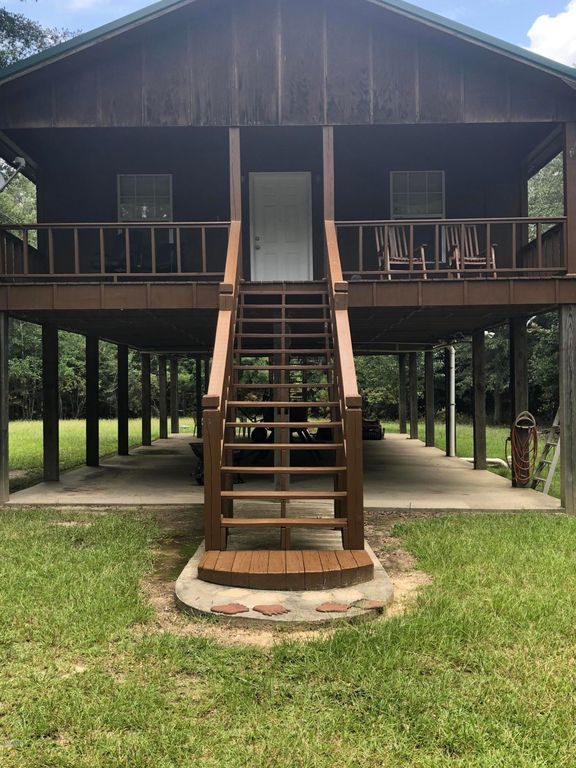 1050 Deep Creek Rd, Wiggins, MS 39577