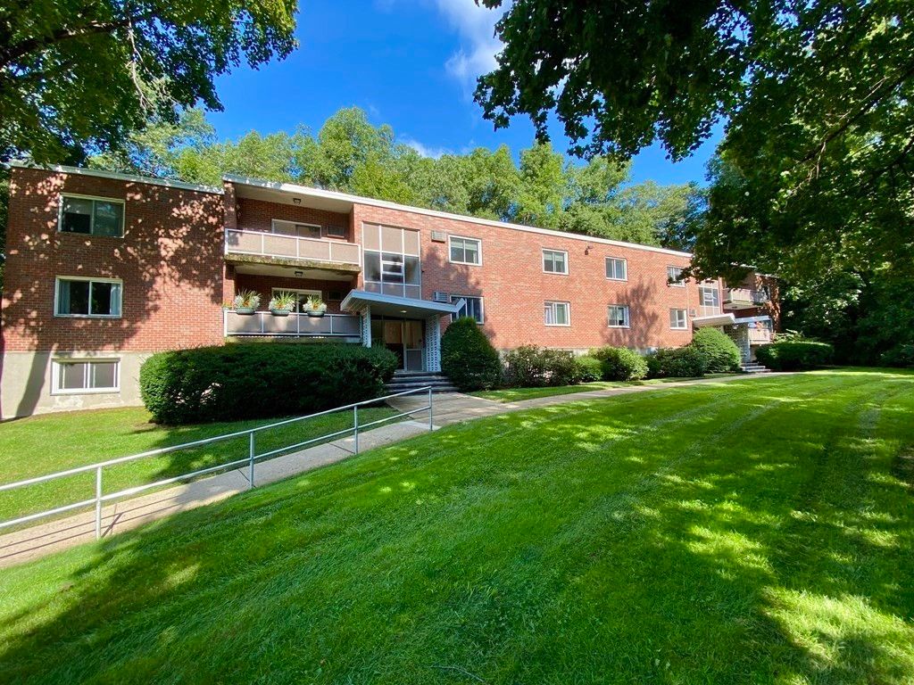 96 Lionel Ave #F, Waltham, MA 02452