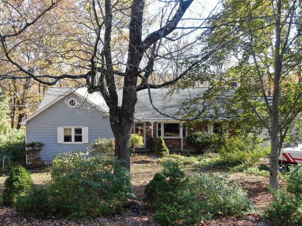 51 Silver Hill Rd, Ansonia, CT 06401