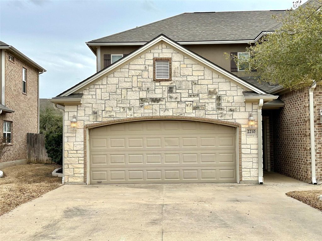 2210 Crescent Pointe Pkwy, College Station, TX 77845