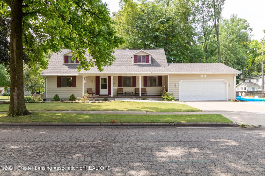 3201 Rice Ct, Lansing, MI 48911
