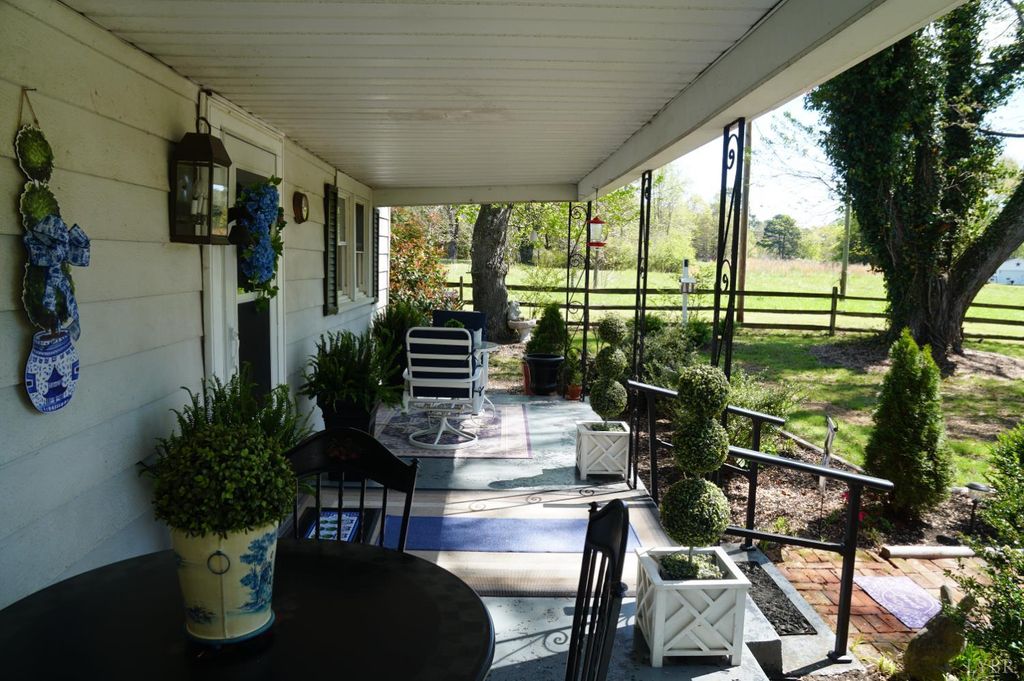 view 35th full size image of this home