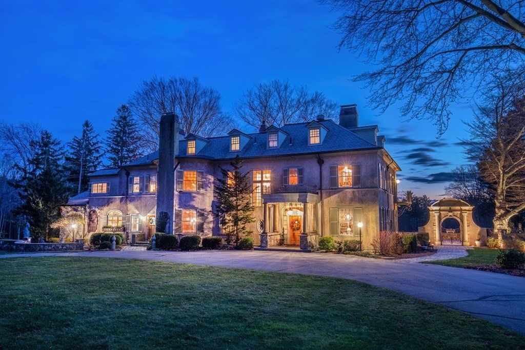 59 Walnut Rd, Wenham, MA 01984