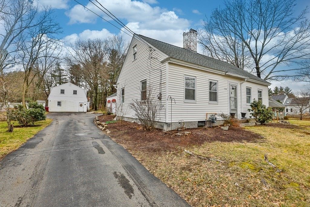 50 Mission Rd, Tyngsboro, MA 01879