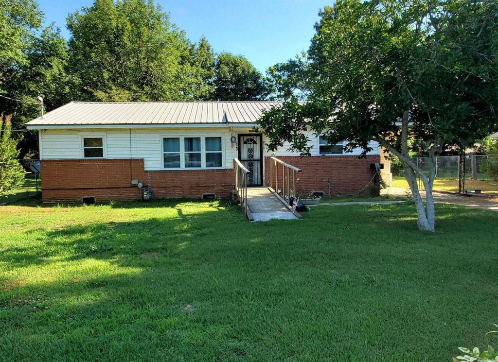 820 E Castleberry St, Piggott, AR 72454 Trulia