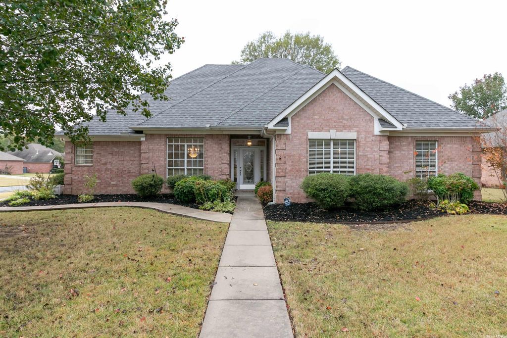 3615 Butterfly Dr, Conway, AR 72034