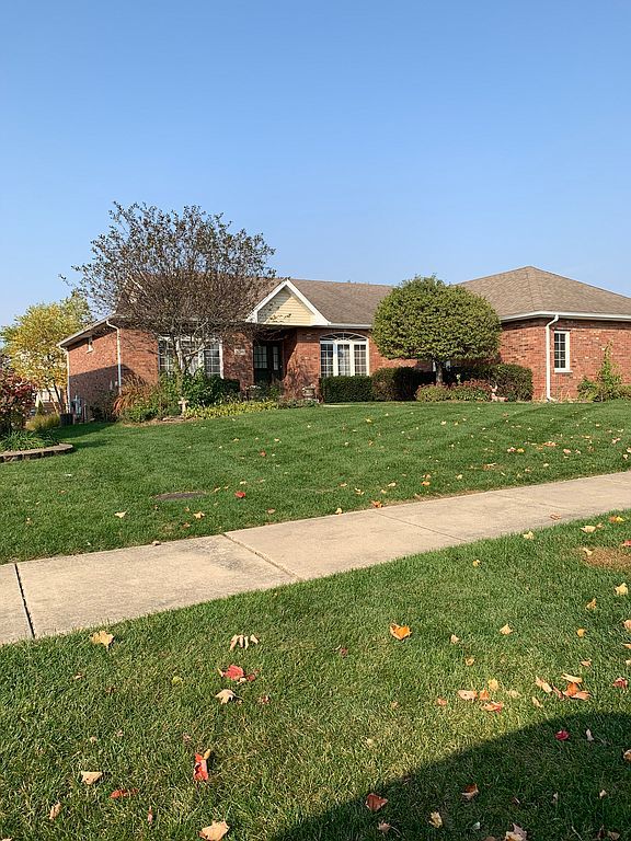 16516 S Pinecreek Dr, Lockport, IL 60441 4 Bed, 3 Bath