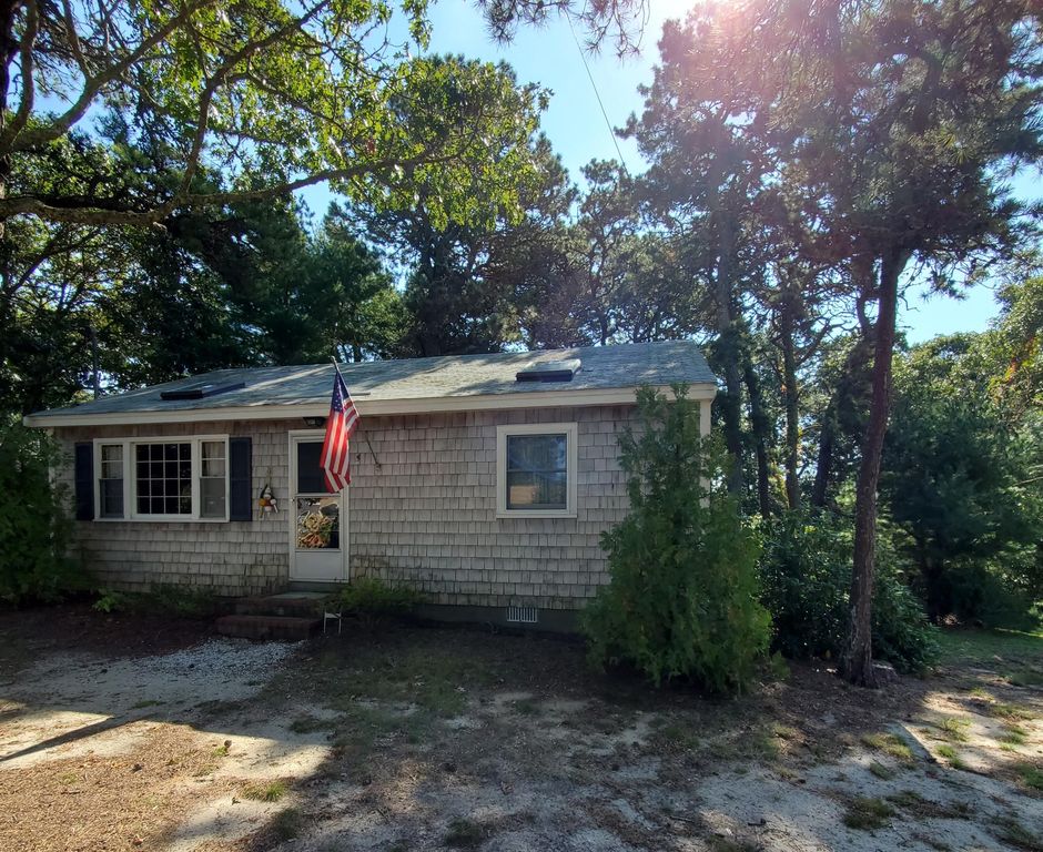 52 Pine Knoll Rd #5, Harwich, MA 02645